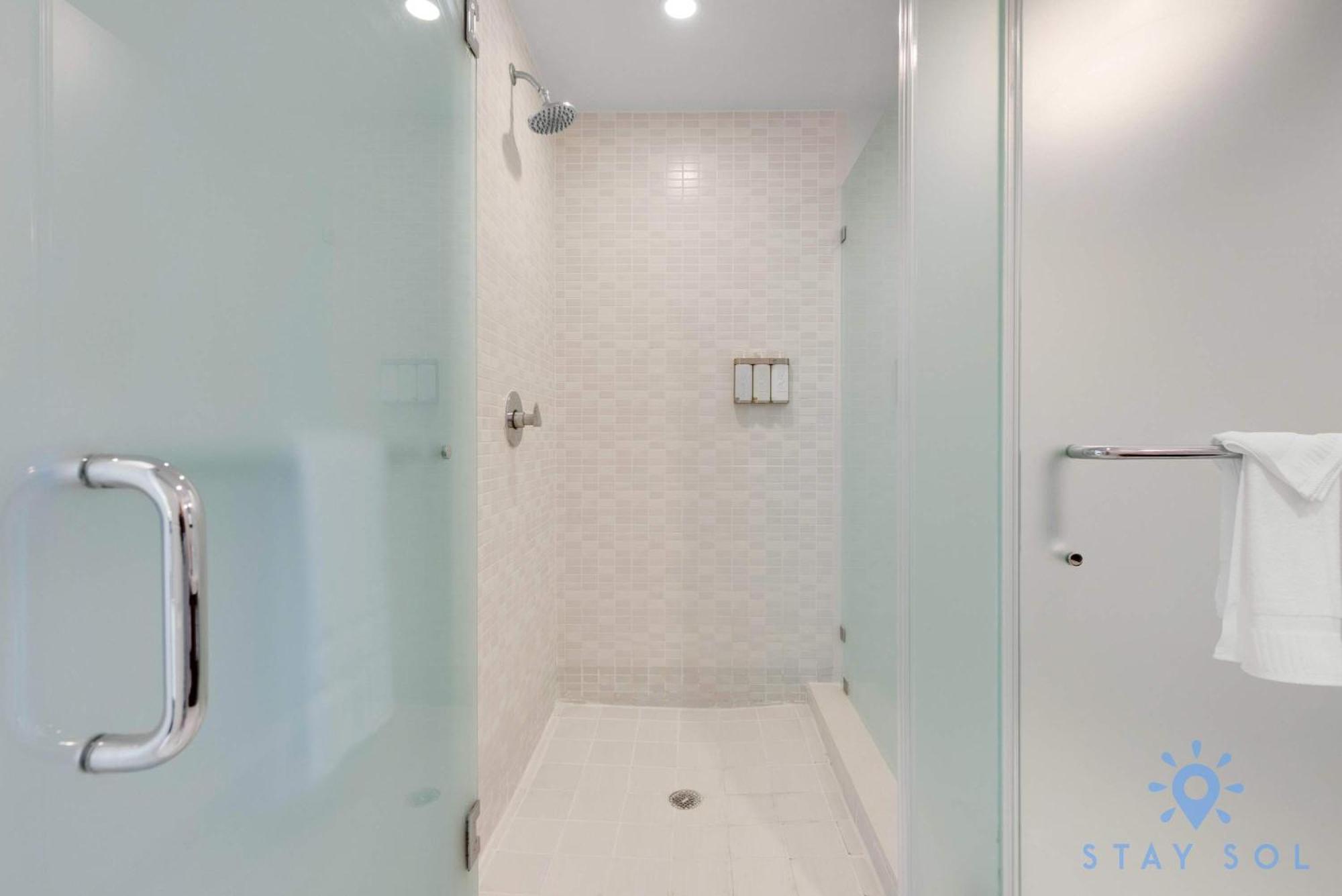 Stylish 1br - 2bth Apartment