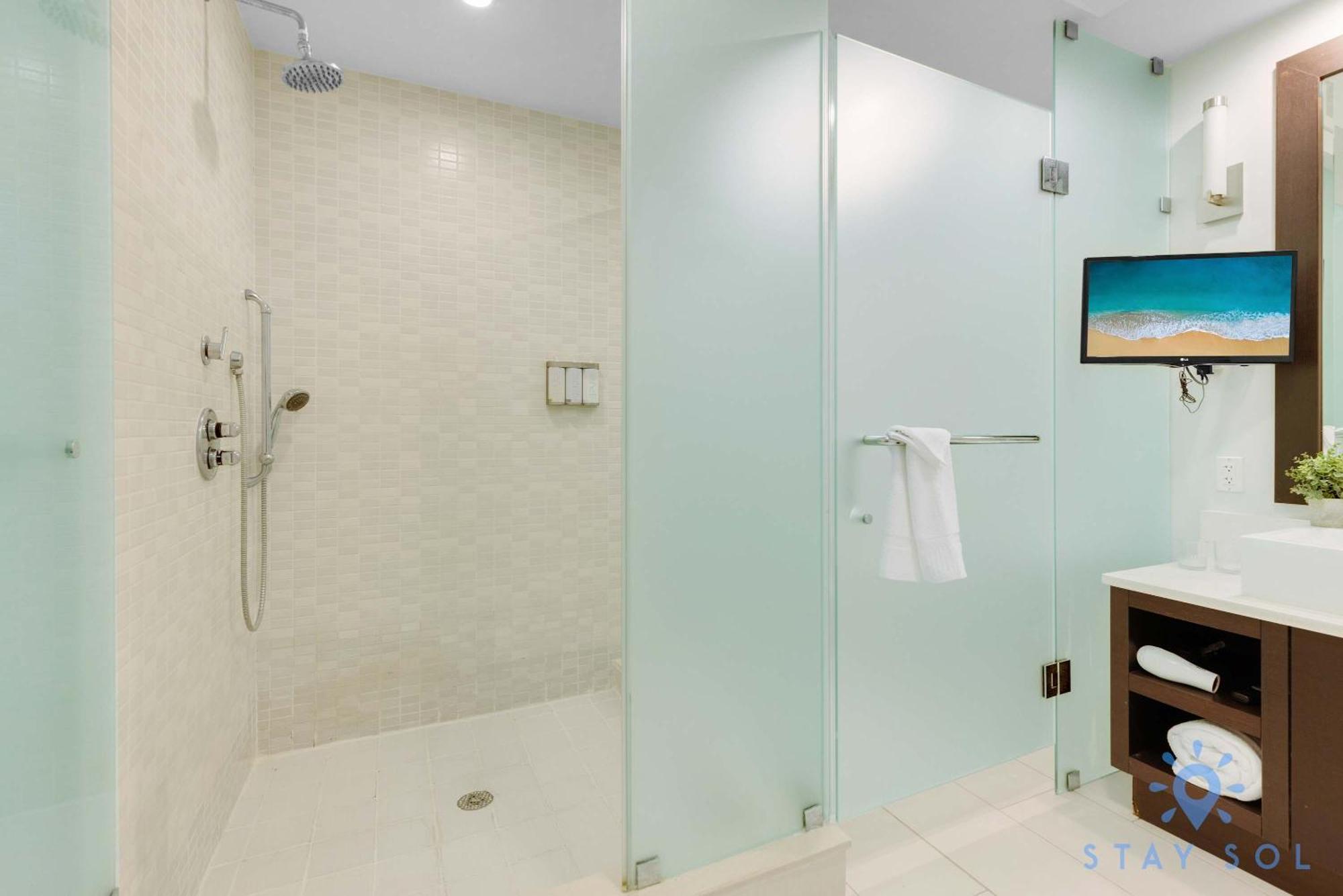 Stylish 1br - 2bth Apartment Miami